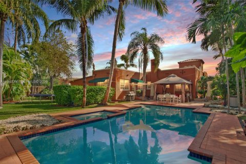 Villa ou maison à Miami, Floride 2 chambres, 246.19 m2 № 1997682