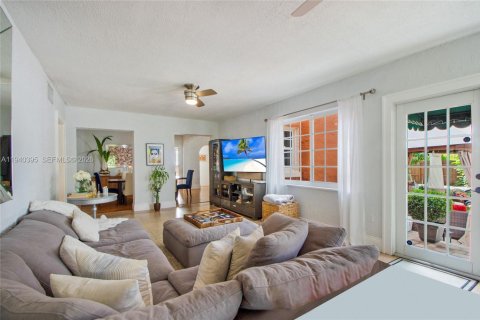 Villa ou maison à louer à Miami, Floride: 2 chambres, 246.19 m2 № 1997682 - photo 27