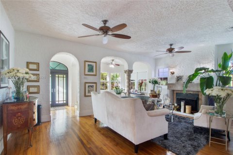 Villa ou maison à louer à Miami, Floride: 2 chambres, 246.19 m2 № 1997682 - photo 21