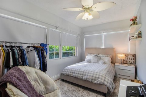 Villa ou maison à louer à Miami, Floride: 2 chambres, 246.19 m2 № 1997682 - photo 16