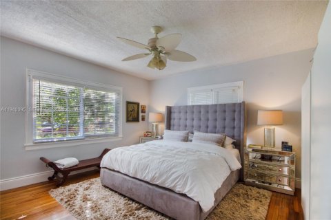 Villa ou maison à louer à Miami, Floride: 2 chambres, 246.19 m2 № 1997682 - photo 5