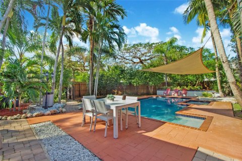 Villa ou maison à louer à Miami, Floride: 2 chambres, 246.19 m2 № 1997682 - photo 10