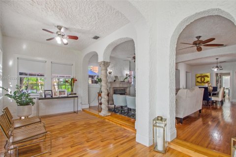 Villa ou maison à louer à Miami, Floride: 2 chambres, 246.19 m2 № 1997682 - photo 26