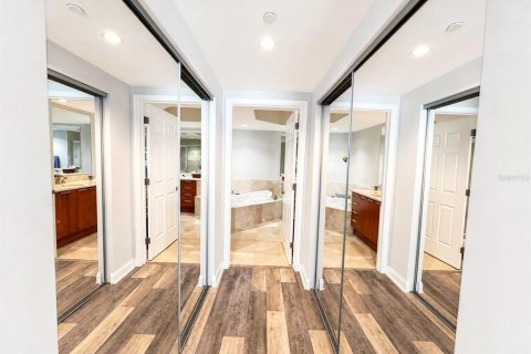Condo in Daytona Beach, Florida, 2 bedrooms № 2107632 - photo 30