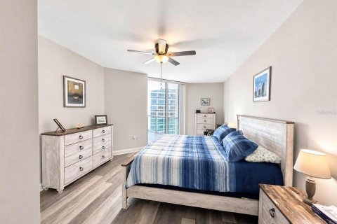 Condo in Daytona Beach, Florida, 2 bedrooms № 2107632 - photo 29