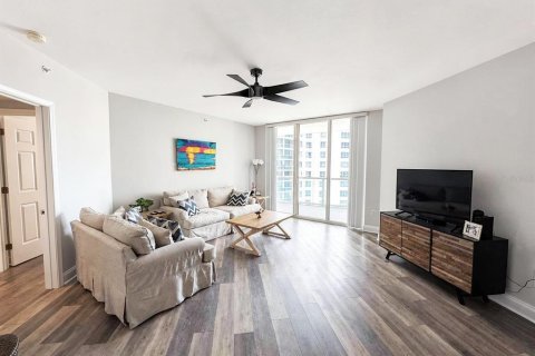 Condo in Daytona Beach, Florida, 2 bedrooms № 2107632 - photo 24