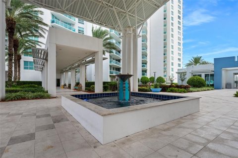 Condo in Daytona Beach, Florida, 2 bedrooms № 2107632 - photo 15