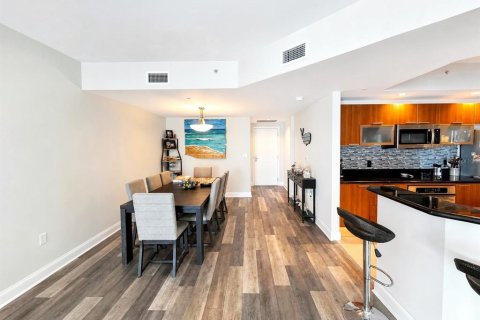 Condo in Daytona Beach, Florida, 2 bedrooms № 2107632 - photo 7
