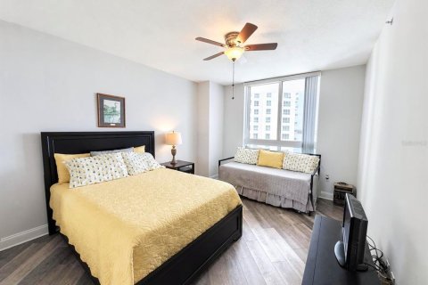 Condo in Daytona Beach, Florida, 2 bedrooms № 2107632 - photo 8