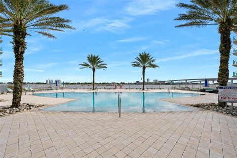 Condo in Daytona Beach, Florida, 2 bedrooms № 2107632 - photo 23