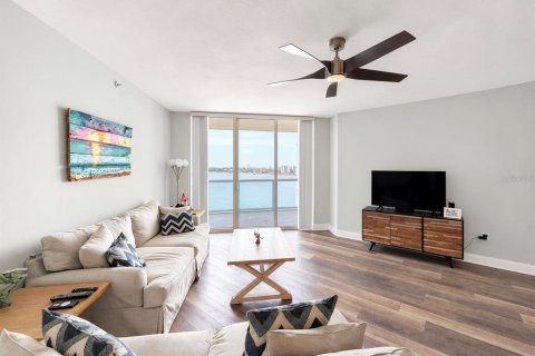 Condo in Daytona Beach, Florida, 2 bedrooms № 2107632 - photo 12