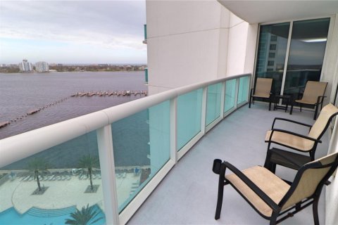 Condo in Daytona Beach, Florida, 2 bedrooms № 2107632 - photo 13