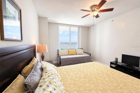 Condo in Daytona Beach, Florida, 2 bedrooms № 2107632 - photo 9