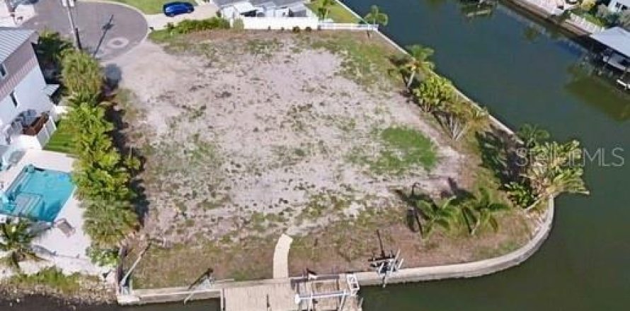 Land in Largo, Florida № 1880628