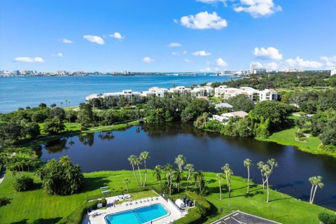 Condominio en venta en Belleair, Florida, 2 dormitorios, 121.7 m2 № 2229347 - foto 4