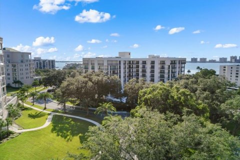 Condominio en venta en Belleair, Florida, 2 dormitorios, 121.7 m2 № 2229347 - foto 12