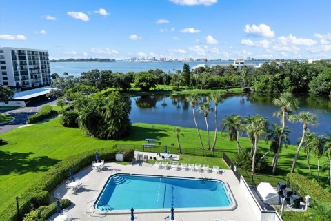 Condominio en venta en Belleair, Florida, 2 dormitorios, 121.7 m2 № 2229347 - foto 2