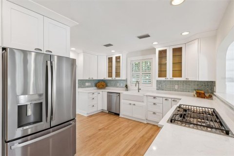 House in Saint Pete Beach, Florida 2 bedrooms, 198.35 sq.m. № 1782240 - photo 10