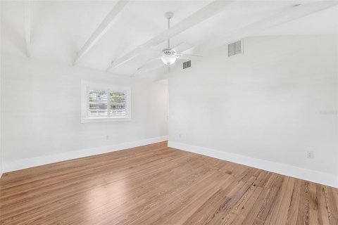House in Saint Pete Beach, Florida 2 bedrooms, 198.35 sq.m. № 1782240 - photo 23
