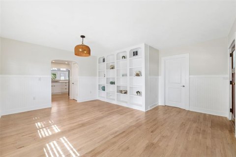 House in Saint Pete Beach, Florida 2 bedrooms, 198.35 sq.m. № 1782240 - photo 16