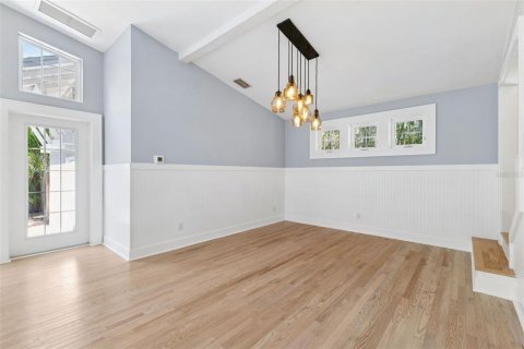 House in Saint Pete Beach, Florida 2 bedrooms, 198.35 sq.m. № 1782240 - photo 18