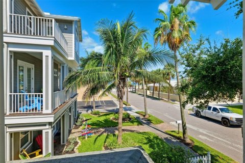 House in Saint Pete Beach, Florida 2 bedrooms, 198.35 sq.m. № 1782240 - photo 21