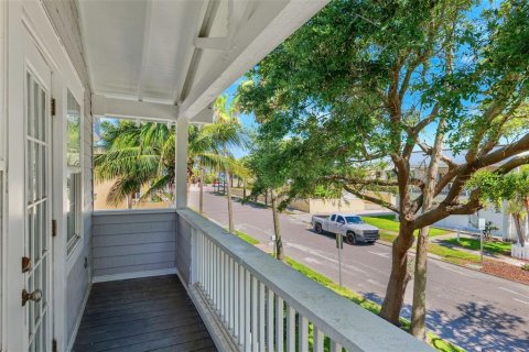 House in Saint Pete Beach, Florida 2 bedrooms, 198.35 sq.m. № 1782240 - photo 22