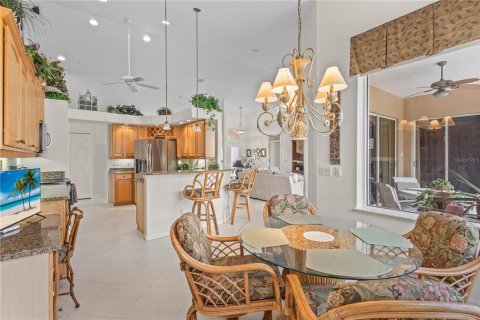 House in North Port, Florida 4 bedrooms, 228.73 sq.m. № 2341679 - photo 13