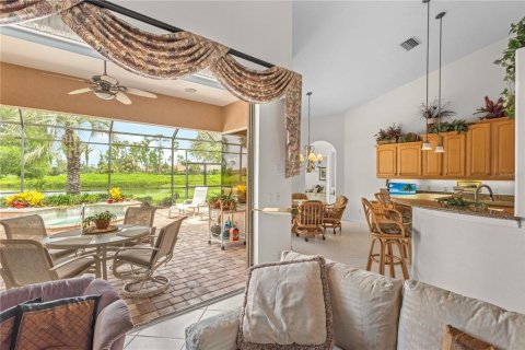 House in North Port, Florida 4 bedrooms, 228.73 sq.m. № 2341679 - photo 8