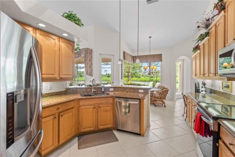House in North Port, Florida 4 bedrooms, 228.73 sq.m. № 2341679 - photo 16