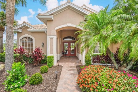 House in North Port, Florida 4 bedrooms, 228.73 sq.m. № 2341679 - photo 4