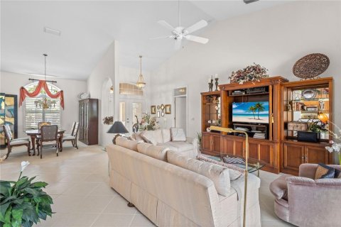 House in North Port, Florida 4 bedrooms, 228.73 sq.m. № 2341679 - photo 6