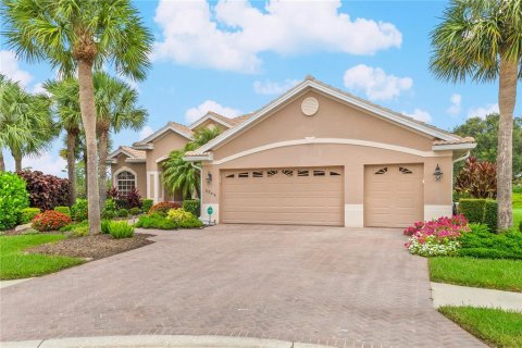 House in North Port, Florida 4 bedrooms, 228.73 sq.m. № 2341679 - photo 2