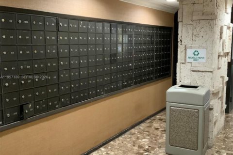 Condominio en alquiler en North Miami, Florida, 2 dormitorios, 117.06 m2 № 2020798 - foto 17