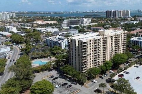 Condominio en alquiler en North Miami, Florida, 2 dormitorios, 117.06 m2 № 2020798 - foto 16