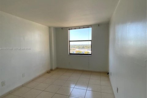 Condominio en alquiler en North Miami, Florida, 2 dormitorios, 117.06 m2 № 2020798 - foto 11