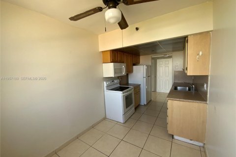 Condominio en alquiler en North Miami, Florida, 2 dormitorios, 117.06 m2 № 2020798 - foto 4