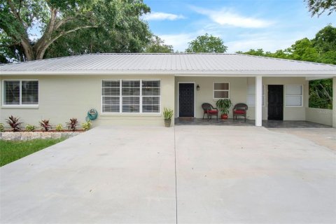 Propiedad comercial en venta en Clermont, Florida, 7 dormitorios, 198.25 m2 № 2092062 - foto 2