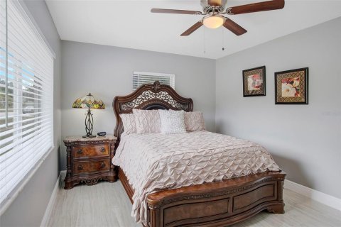Propiedad comercial en venta en Clermont, Florida, 7 dormitorios, 198.25 m2 № 2092062 - foto 5