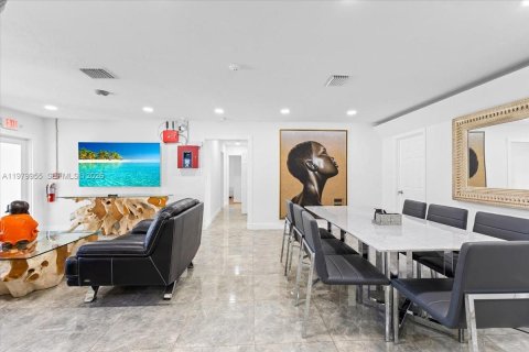 Villa ou maison à louer à Fort Lauderdale, Floride: 3 chambres, 144.28 m2 № 2046357 - photo 17