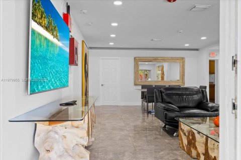Villa ou maison à louer à Fort Lauderdale, Floride: 3 chambres, 144.28 m2 № 2046357 - photo 3