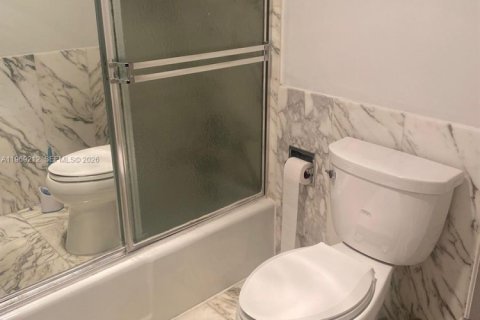 Copropriété à louer à Lauderdale-by-the-Sea, Floride: 2 chambres, 130.06 m2 № 2030029 - photo 23