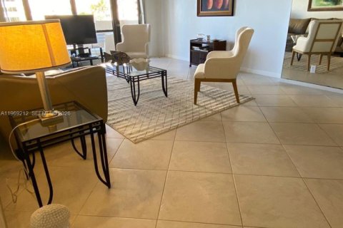 Copropriété à louer à Lauderdale-by-the-Sea, Floride: 2 chambres, 130.06 m2 № 2030029 - photo 12