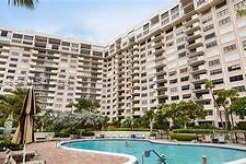 Copropriété à louer à Lauderdale-by-the-Sea, Floride: 2 chambres, 130.06 m2 № 2030029 - photo 3