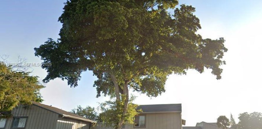 Townhouse in Lauderhill, Florida 3 bedrooms, 100.33 sq.m. № 2031965