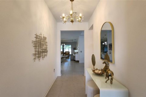House in Apopka, Florida 4 bedrooms, 221.76 sq.m. № 2232190 - photo 3