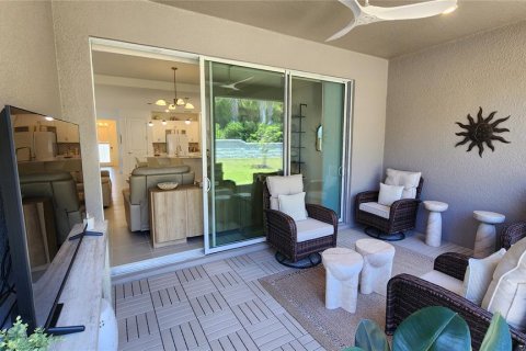 House in Apopka, Florida 4 bedrooms, 221.76 sq.m. № 2232190 - photo 20