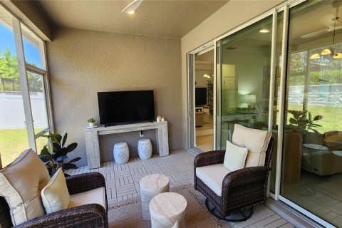 House in Apopka, Florida 4 bedrooms, 221.76 sq.m. № 2232190 - photo 19