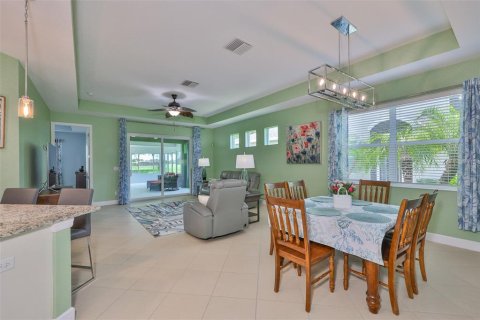 House in Sun City Center, Florida 3 bedrooms, 167.22 sq.m. № 1797160 - photo 14