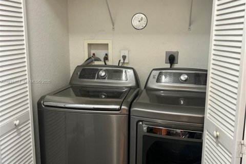 Adosado en alquiler en Doral, Florida, 4 dormitorios, 175.96 m2 № 1991399 - foto 24